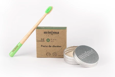 Pasta de dientes bio Mínima Organics | Menta y ácido hialurónico con flúor | 60 g